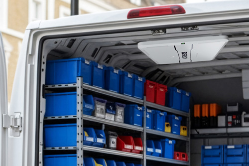 fast RFID-läsare i en skåpbil